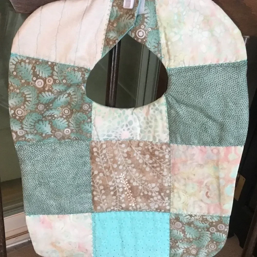 3/$25 or $12 ea. NWT Handmade Reversible Quilted Baby Bib in Aquas